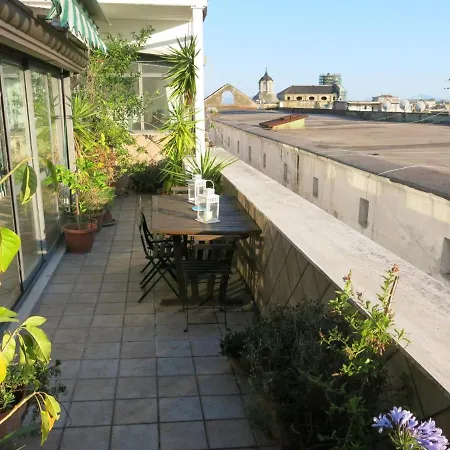 Tribunali Panoramic With Terrace Appartement